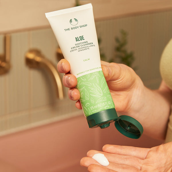The Body Shop Aloe Soothing Cream Cleanser