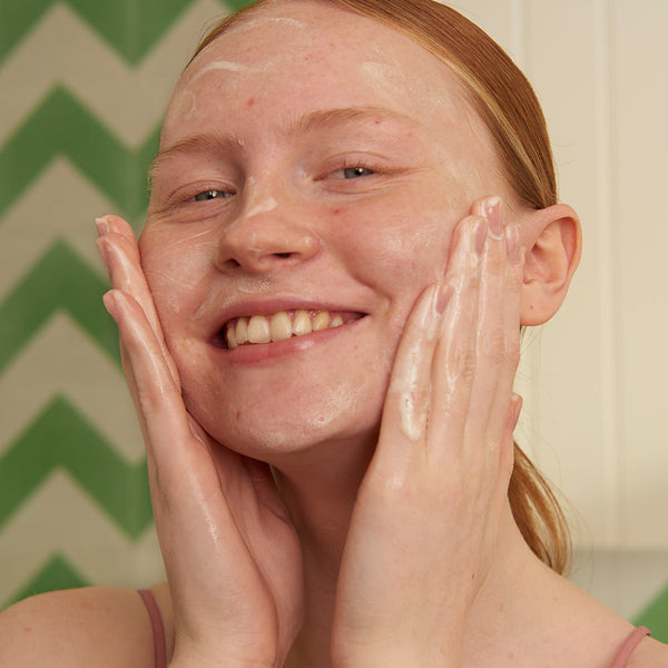 The Body Shop Tea Tree Skin Clearing Facial Wash