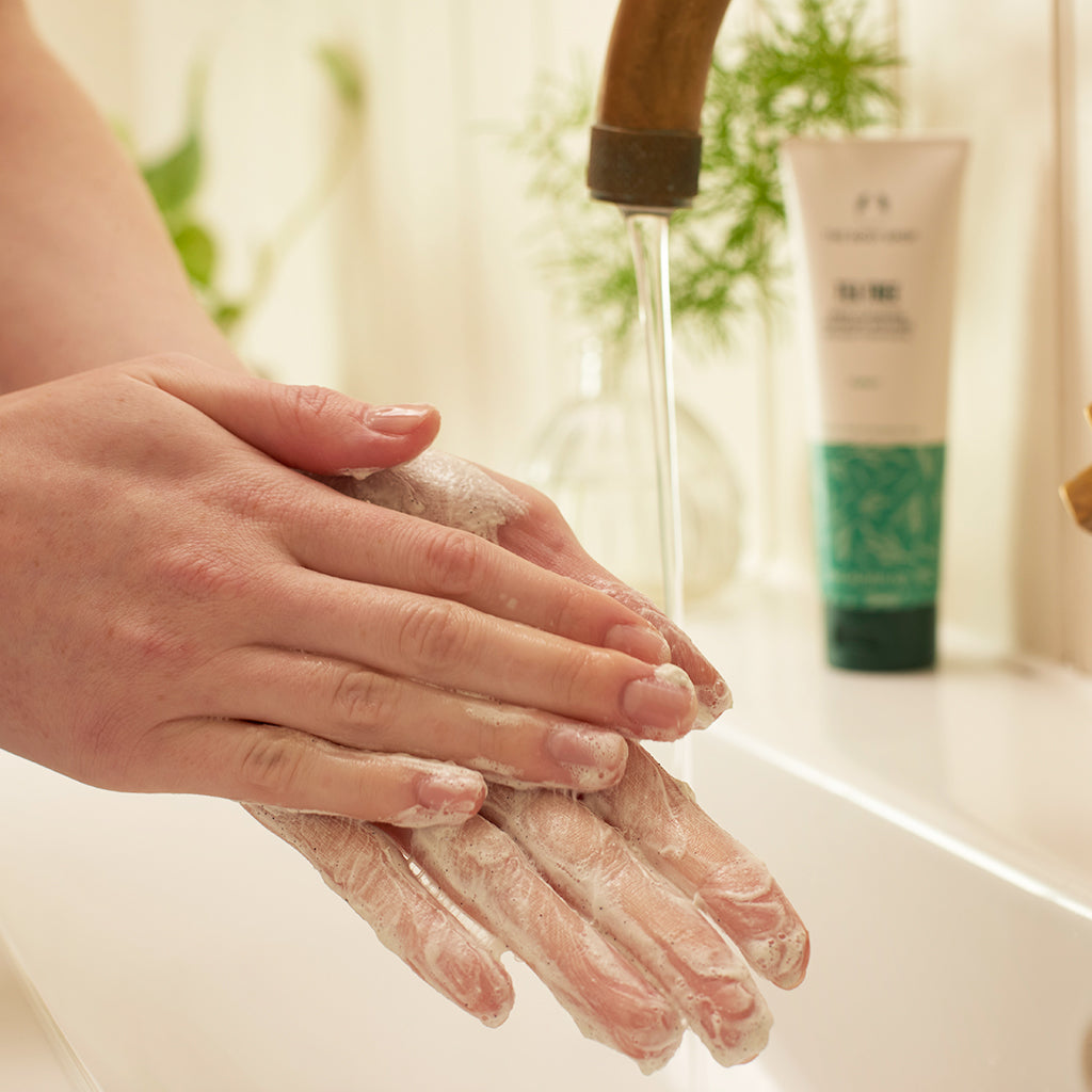 Tea Tree Foaming Face Wash 125ml The Body Shop THE BODY SHOP