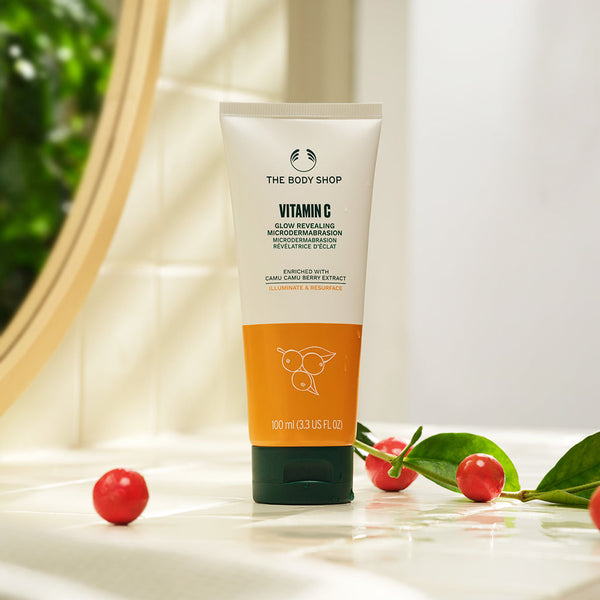 The Body Shop Vitamin C Glow Revealing Microdermabrasion
