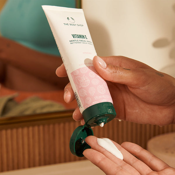 The Body Shop Vitamin E Gentle Face Wash